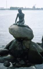 Kopenhagen, Statue 'Die kleine Meerjungfrau' von Edvard Eriksen (Juni 1997) - Dia