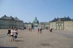 Kopenhagen, Schloss Amalienborg, erbaut von 1749 bis 1760 mit vier gegenberliegenden Palsten (13.07.2013)