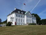 Aarhus, Schloss Marselisborg, erbaut von 1899 bis 1902 vom dnischen Architekten Hack Kampmann als Sommerresidenz der dnischen Knigsfamilie (07.06.2018)