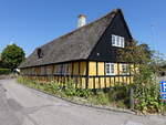 Framlev, historisches Fachwerkhaus in der Kirkesvinget Strae (24.07.2019)