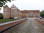 Lovenholm, Renaissance Wasserschloss aus rotem Backstein, Ostflgel erbaut 1576, Sdflgel von 1642, Ecktrme 18.