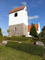 Klejtrup, evangelische Kirche, romanisch erbaut aus Granitblcken (21.09.2020)