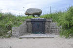 Das Grab von Holger Drachmann befindet sich auf Grenen bei Skagen, wo Nordsee und Ostsee aufeinandertreffen.
