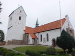 Aars, evangelische Kirche, erbaut von 1921 bis 1922 mit Kreuzarm der romanischen Dorfkirche (22.09.2020)