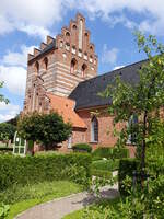 Lellinge, gotische evangelische Kirche, Backsteinkirche, erbaut um 1400 (19.07.2021)