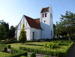 ster-Egede, evangelische Dorfkirche, Langhaus erbaut 1608, romanischer Kirchturm (19.07.2021)