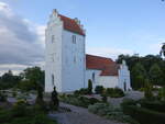 Udby, romanische evangelische Kirche aus Feldsteinen, erbaut 1179, Kirchturm 15.