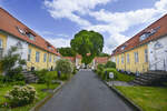 Toldgaarden ist ein kleiner Gebudekomplex am Haraldsdalvej in Padborg (deutsch Pattburg).