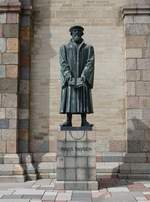 Ribe, Statue vom Reformator Hans Tausen, erschaffen 1921 von Viggo Jarl (09.06.2018)