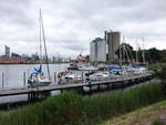 Odense, Wohnhuser und Industrieanlagen am Hafen (21.07.2019)