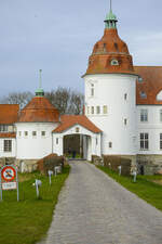 Das Schloss Norburg (dnisch Nordborg) auf der sddnischen Insel Alsen grndet auf einer mittelalterlichen Burg und gehrt zu den ltesten Schlossanlagen Dnemarks.