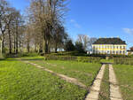 Das Schloss Sandbjerg (deutsch: Sandberg) ist das Herrenhaus eines frheren Adligen Guts auf der Halbinsel Sundewitt im heutigen Dnemark.