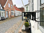 Straenspiegel an der Gasse Uldgade in Tnder (deutsch: Tondern - friesisch: Tuner) in Snderjylland/Nordschleswig.