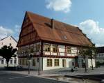 Bad Schussenried, das 1513 erbaute Gerichts-und Gasthaus des Klosters ist heute Kreissparkasse, Aug.2012