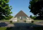 Baden-Baden, die katholische Autobahnkirche St.Christopherus am Rastplatz der A5, 1978 eingeweiht, knstlerisch gestaltet von Emil Wachter, Mai 2011