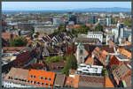 Das Freiburger Mnster bietet einen schnen Blick ber die Freiburger Altstadt.