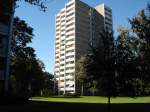 Freiburg-Landwasser,  Wohnhochhaus von 1969,  Okt.2004