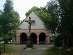 Freiburg im Breisgau,  die katholische St.Michaelskapelle auf dem alten Friedhof, erbaut 1720, nach der Bombadierung 1944 wieder neu aufgebaut,  Sept.2010