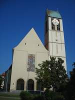 Freiburg im Breisgau,  die katholische St.Michaelskirche im Stadtteil Haslach, 1907 war Baubeginn, der Turm wurde 1956 errichtet,  Sept.2010  