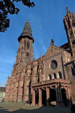 Freiburg im Breisgau, der 116m hohe Mnsterturm mit Baugerst, Sept.2011