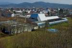 Freiburg im Breisgau, Blick vom Seeparkturm auf das frisch sanierte Westbad, Mrz 2012