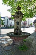 Freiburg im Breisgau, der Haslacher Brunnen im Neobarock, erinnert an die 1890 erfolgte Eingemeindung dieses Stadtteils, April 2012