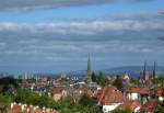 Freiburg im Breisgau, Blick vom Sternwald auf die Stadt, im Hintergrund der Kaiserstuhl(rechts) und die Vogesen, Aug.2013