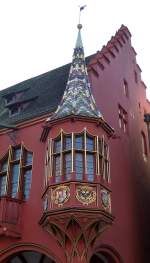 Freiburg, einer der beiden prchtigen Erker am Historischen Kaufhaus am Mnsterplatz, Dez.2013