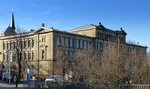 Freiburg, Blick von der Dreisambrcke zur Lessingschule, der klassizistische Bau wurde 1885-86 errichtet, Jan.2015