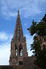 Freiburg, der 116m hohe Münsterturm, nach 12-jähriger aufwendiger Sanierung seit Sept.2018 ohne Gerüste in voller Schönheit zu sehen, Sept.2018