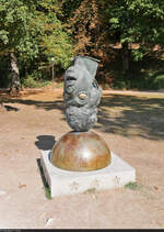 Kunstausstellung von Jrgen Goertz im Schlossgarten Heidelberg.