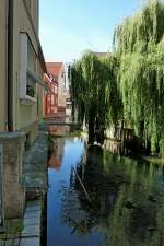 Ehingen, die Schmiech fliet durch die Altstadt und mndet dann in die Donau, Aug.2012