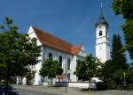 Ummendorf, die katholische Johanneskirche, der barock-klassizistische Bau gehrt zu den eindrucksvollsten Dorfkirchen in Oberschwaben, Aug.2012