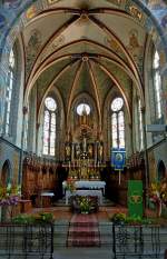 Oggelshausen, Blick in den Chorraum mit dem Altar, Aug.2012