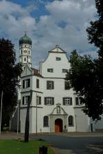 Bad Schussenried, der Eingangsbau zur ehemaligen Klosterkirche St.Magnus und Maria, Aug.2012