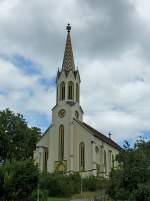 Binzwangen in Oberschwaben, die neugotische Kirche St.Lambertus, erbaut 1852-54, Aug.2012