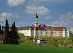 Ochsenhausen, Blick auf die ehemalige Reichsabtei der Benediktiner, das Kloster bestand von 1090-1803, April 2014