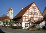 Kippenhausen, Gasthof Montfort mit Heimatmuseum und Maria Himmelfahrt Kirche (09.03.2014)