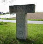 Mengen, au�erhalb des Ortes steht dieses Denkmal, es erinnert an ein Alamannisches Gr�berfeld aus dem 6.-7.Jahrhundert, April 2026