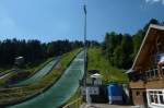 Hinterzarten im Schwarzwald, das Adler-Skistadion ist mit seiner 1982 erbauten Mattenschanze Olympiasttzpunkt und Trainingsort fr viele Nationalmannschaften im Skispringen, Juni 2011