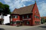 Wolfenweiler, bekannter Weinort im Markgrflerland, der historische  Gasthof zum Ochsen , erbaut 1586, Aug.2011