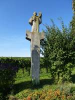 Tuniberg, der Bildstock mit dem Heiligen St.Morand wurde 1965 aufgestellt, Sept.2013