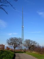 Dottingen im Markgrflerland, der Sendemast in den Weinbergen, Nov.2015