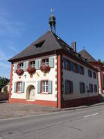 Merdingen, historisches Rathaus in der Langgasse, erbaut um 1700 (15.08.2016)