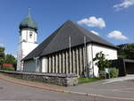Hinterzarten, barocke Pfarrkirche Maria in der Zarten, erbaut ab 1722, modern umgebaut von 1962 bis 1963 durch Architekt Hugo Becker (07.07.2017)
