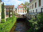 Mllheim, der Klemmbach aus dem Schwarzwald kommend durchfliet die ganze Stadt, Juni 2010