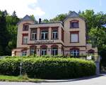 Horben, OT-Bohrer im Schwarzwald, das ehemalige Hotel Friedrichshof wurde 1896 erbaut, heute privat genutzt beherbergt es ein Antiquariat und Archiv fr historische Tontrger, Juni 2022