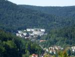 Bad Herrenalb, Blick vom Gaistal zum Ort mit dem Panoramahotel, Aug.2015