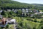 Landeck, Blick von der Burgruine auf einen Teil des Ortes, Juni 2022