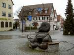 Hattenhofen, Brunnen am Rathausplatz (04.01.2013)